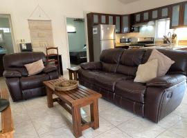 Luxurious One Bedroom Poolside Punta Chame Resort, hotel v destinaci Pajonal