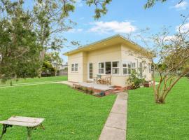 Coastal Retro House - Husky, hôtel à Huskisson