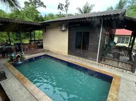Teratak Nurul Kuala Kangsar with swimming pool - no pork or alcohol