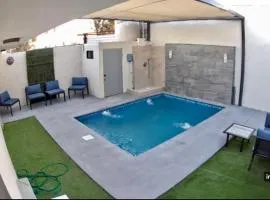 Cozy home!! Private Pool, 2R,3B