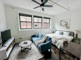 Sleepover Charming 1BD 1BA Wichita Lofts, Ferienwohnung in Wichita