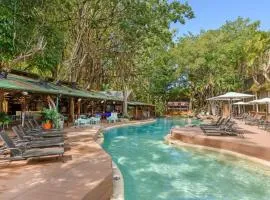 Deluxe Private Apartment- In Ramada Resort - Full Kitchen -
