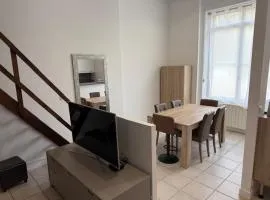 OULLINS T3 COSY 70M2 - 6 Pers 2 Chambre - 2 Mezzanines Métro & centre à Pied