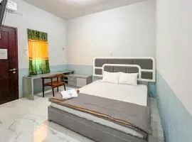 Kusuma Guest House Jombang RedPartner near Station Jombang