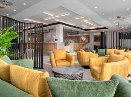 Hunguest Hotel Fl&oacute;ra, lemmikkyst&auml;v&auml;llinen hotelli kohteessa Eger