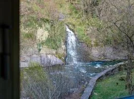 RIVER HOUSE IN THE MOUNTAINS - with Wi-Fi