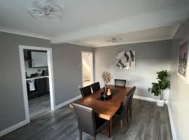 Spacious 3 Bed Home - Ideal for Families & Groups