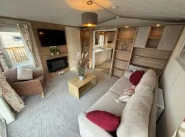 Goldfinch Lodge at Brickyard Lakes