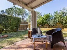 GuestHost Bright Apartment with private parking