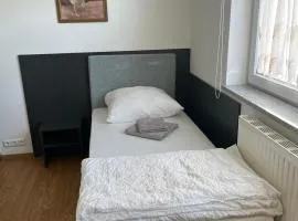 Danner Worker Rooms Schörfling - Ruhige Appartements mit Küche für Arbeiter & Firmen