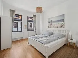 Helle Altbauwohnung 3 Zimmer & Balkon - Nahe Uni & Zentrum