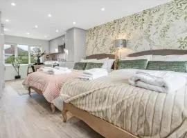 Perivale home Sleep 4 40 mins to central London