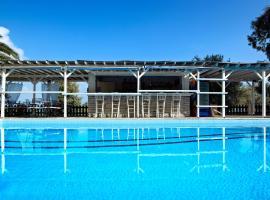 Hotel Ledra, khách sạn ở Marathokampos