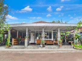 Hotel O Prawirotaman Near Keraton Yogyakarta Formerly Chez Laelik Guesthouse, hotel in Yogyakarta