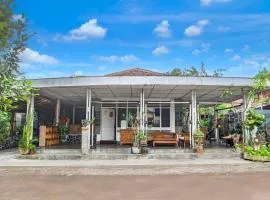 Hotel O Prawirotaman Near Keraton Yogyakarta Formerly Chez Laelik Guesthouse