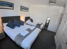 Oakhurst Gatwick Traditional B&B & bookable Holiday parking deals GATWICK transport, B&B in Crawley