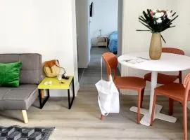 The Driant beach is 50m and 150m from the center