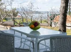 Xeno Bayview Apartment Salamina
