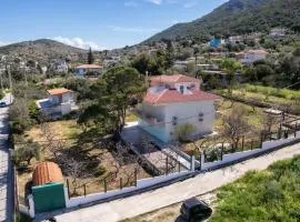 Xeno Bayview Apartment Salamina