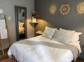Luxury Upmarket Guesthouse 20 on 4th, hotel v destinaci Rustenburg
