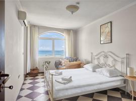 Beach Front Luxury Apartment, hotel de lujo en Sozopol