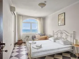 Beach Front Luxury Apartment