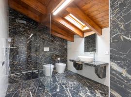 Romana Luxury Suite - SELF CHECK-IN WI-FI, hotel v destinaci Oleggio
