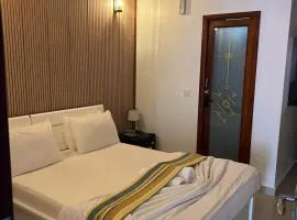 Naaboli Inn