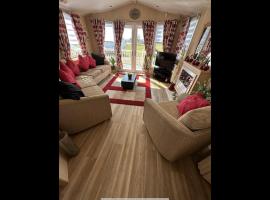 6 berth Waterside Ingoldmells Skegness J4 Santanavan 10, hotel in Ingoldmells