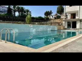 Side Pool Suites Beach