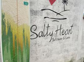 Salty Heart - Surf House, hostel v destinaci Weligama