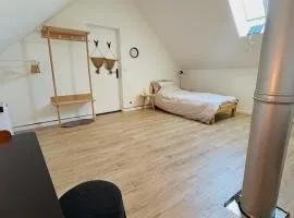 La Chambre de l'Atelier -Larchant