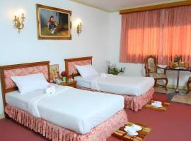 OYO 75466 -13 Coins Bang Yai Hotel, hotel v destinaci Ban Sai Ma