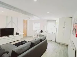 The Oak Suite