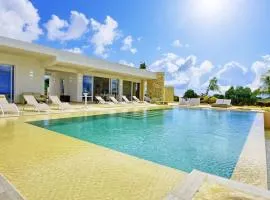 Villa Infinito by PosarelliVillas