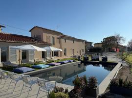 Villa Sensazione-Piscina, Sauna, Jacuzzi, BBQ, hotel a Sarzana