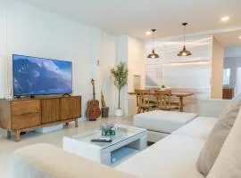 Sunny's Cozy Home