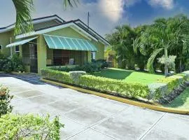 3 Bedroom beachfront property in Draxhall