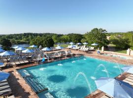 Grand Geneva Resort and Spa, &xi;&epsilon;&nu;&omicron;&delta;&omicron;&chi;&epsilon;ί&omicron; &mu;&epsilon; &gamma;&kappa;&omicron;&lambda;&phi; &sigma;&epsilon; Lake Geneva