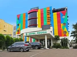 Super OYO Townhouse OAK Hotel Fiducia Serpong