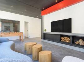 The Club 1BR in Gemmayze, Cottage in Al Mudawwar