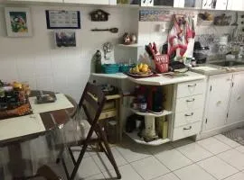 Quarto com area de trabalho