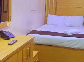 K&C Royal suits and event center, three-star hotel in Mama