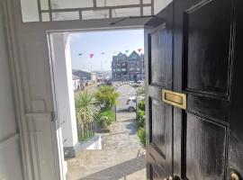 The Falmouth Townhouse, מלון בפאלמות'