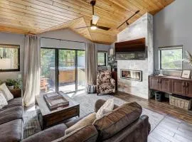 Luxury Modern Townhome-Private Hot Tub-In Town