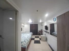 OYO 1141 Healing Condo Hotel, hotel in Pampang
