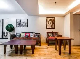 OYO 136 Regal Residences