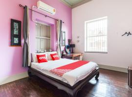 OYO 554 Old Town Boutique Hostel, hôtel à Lampang