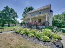 Charming Apartment On The Strip By Lake Erie!