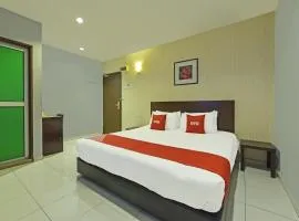 Hotel O M Three Hotel